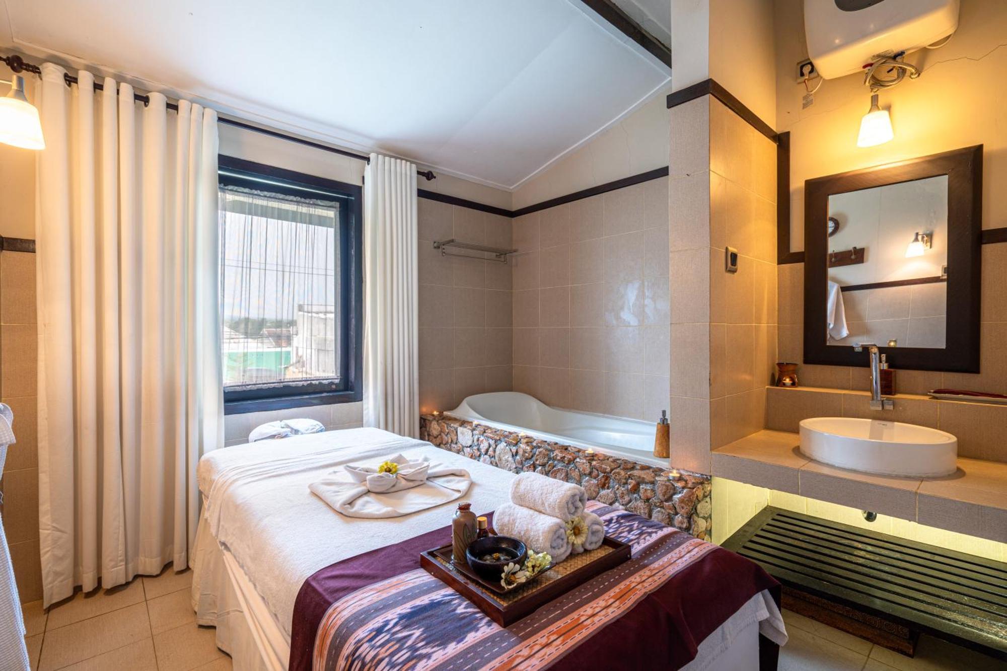 Samawa Transit Hotel Sumbawa Besar Dış mekan fotoğraf